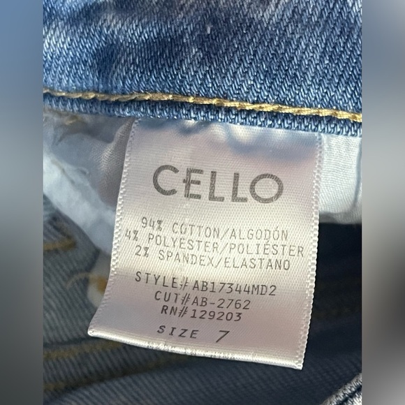 Cello Women's Distressed Light Blue Jeans Size 7 - Picture 4 of 15